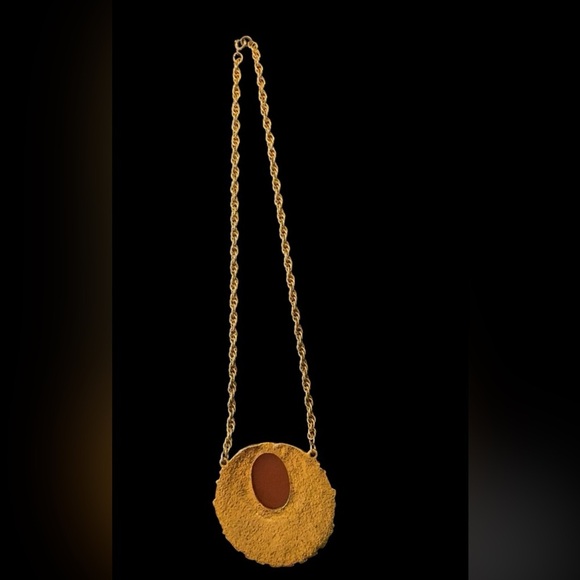 Cameo Gold Tone Necklace - Picture 3 of 5